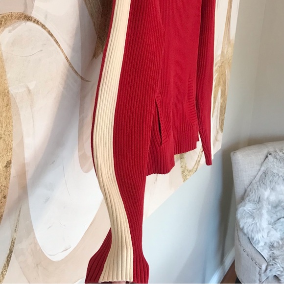 GAP | Y2K Long Sleeved Sporty Red Mock Turtle Neck Sweater w/ White Stripes - Picture 5 of 16